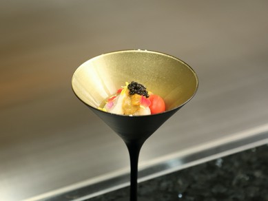 料理と共に美しい存在を感じさせてくれる器