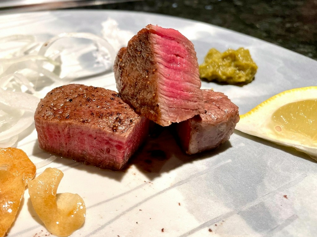 秀逸な素材をふんだんに使用した『至高の厳選食材のコース』