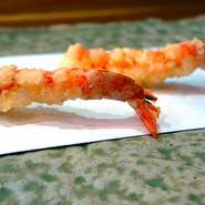 天ぷらはタイミング。毎日仕入れる新鮮な食材。活をこだわる。
素材の差を是非、食べ比べてください。