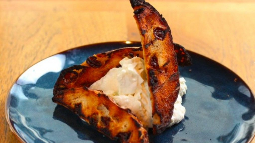 KNOCKの定番！マスカルポーネとこんがりレーズン『パネ・パンナ』