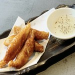 出汁にこだわったおでんは絶品。素材の仕込みから全て手作業で仕上げる『おでん4種盛り合わせ』