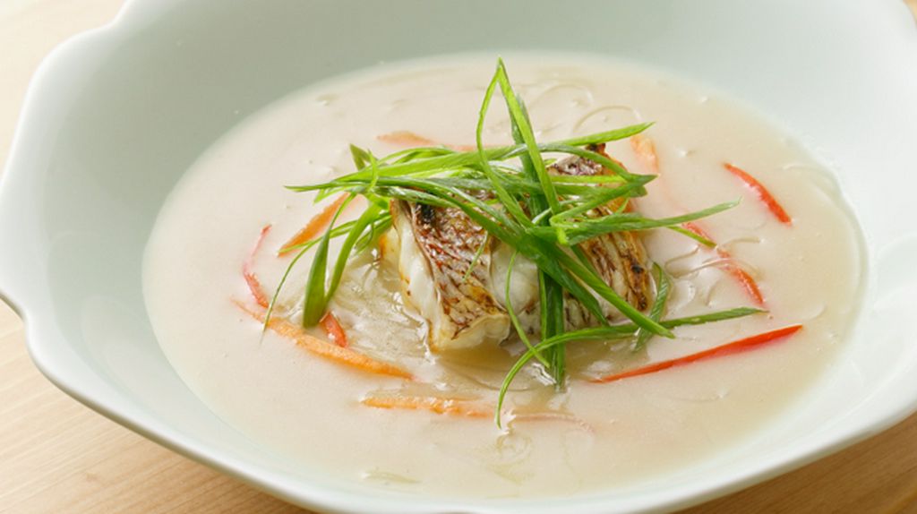 ディナーコース 例)旬の魚を使用した魚白湯 春雨煮込み