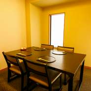 店内にはビジネスシーンでも利用が可能な、プライベート感満載の席が用意されています。接待・会食・記念日など、大切な方をお招きする時に、ぜひ使いたい席です。