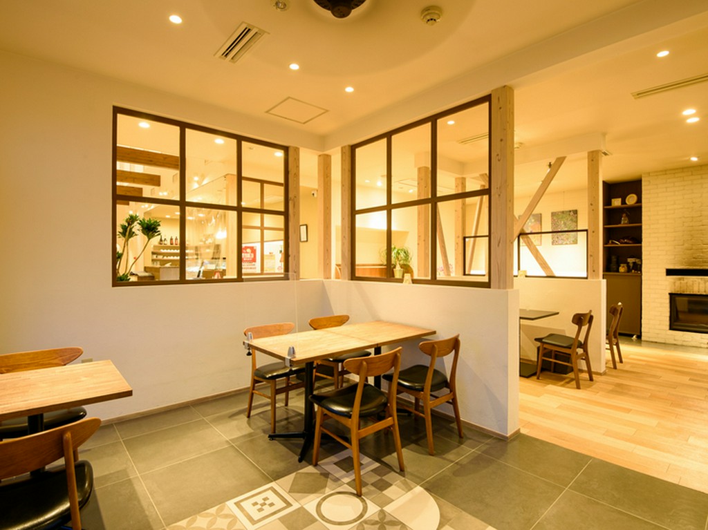 隣席を気にせず過ごせるプライベートエリアも完備