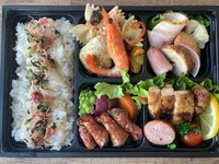 ※内容は、その日の仕入れにより多少変わります
※2日前までの予約制
※１０個からのご注文
※１１：2０までのお渡し(夕方は要相談)