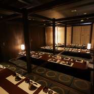 靴を脱いで足を伸ばせる掘りごたつ席は、まるで我が家にいるかのようにリラックスしてお過ごしいただけます