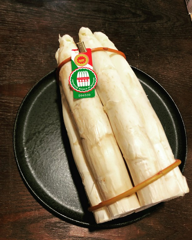 バッサーノ産ホワイトアスパラ