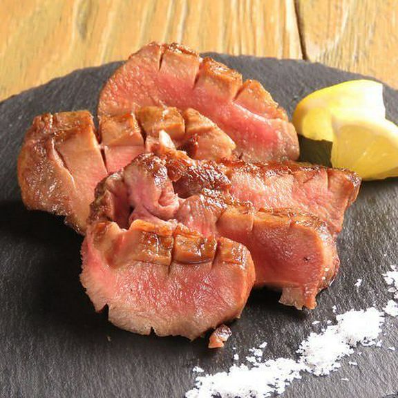 厚切り牛タン焼き