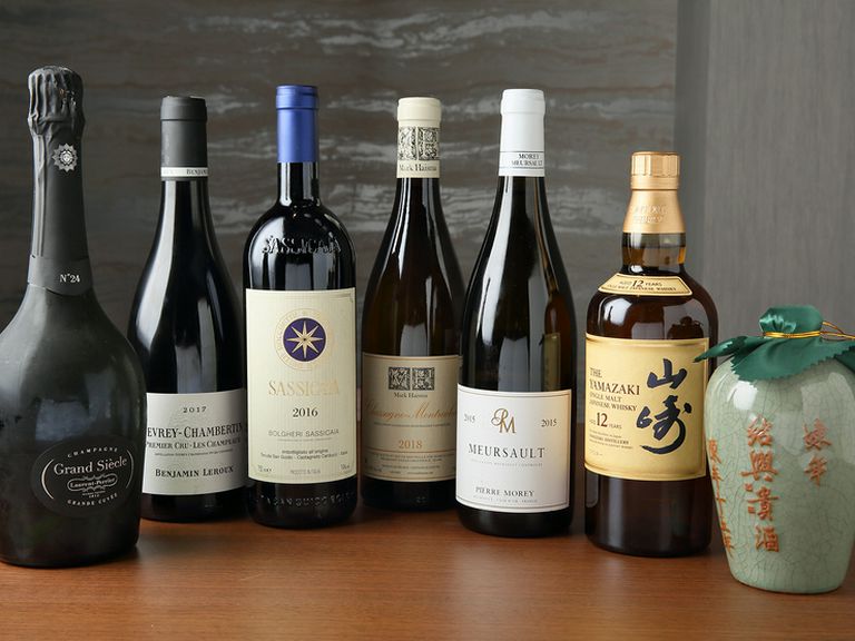 いろいろな産地のワインが70〜80種類と充実した品揃え