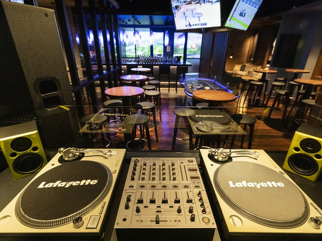 DJパーティーあり