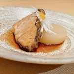 北海道～九州。
仕入れ状況で変わる産地の選りすぐりの美味しい牡蠣ご賞味ください。