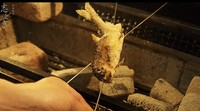 春が旬の"新玉ねぎ"を使って和の冷製椀物に。
鰹だしとギリギリまで甘味を引き出した新玉ねぎを使用しシンプルな味付けで冷やしてご提供。