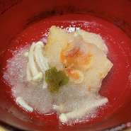 旬が短いとされる春の味覚[生めかぶ]
出汁と酢で味付けした逸品。