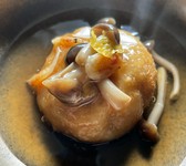 長野県松本市山形村より仕入れました”長芋”
外側はサクサクあつあつで中はそのまま丸ごと長芋にかじり
ついたようなシャキシャキ感覚。
２種類の味わいをこの逸品でお楽しみください。