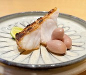 高級食材【真鱈の白子】
コクのある濃厚な味わい。
希少部位の珍味になります。
