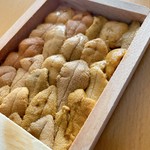 秋の味覚”秋刀魚"”栗"を炭火で炙り土鍋ご飯に。
季節のご飯をどうぞ。
