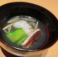 長野 郷土料理【おやき】を"志どき"流にアレンジを加えコース料理の逸品にいたしました。