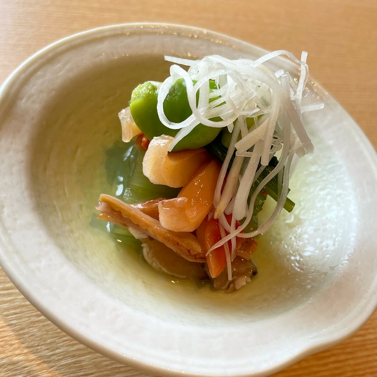 春の彩りを映す一皿