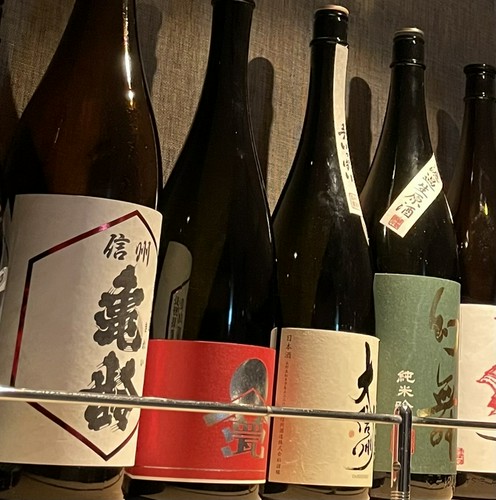 地元の銘酒から、全国各地の個性豊かな日本酒まで。