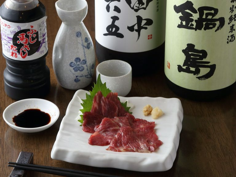 九州の酒といただく、熊本直送の馬刺し