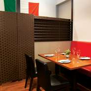 接待、社内のお集まり、デートや記念日のお祝いに！

3名様～12名様程度までご用意可