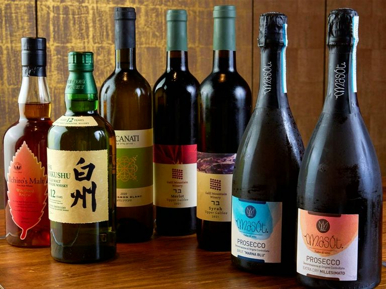 世界各地の名産ワインが大充実。グラス片手に優雅なパーティーを