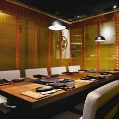 皇室御用達の簾に囲まれて