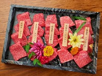 特選赤身肉や厳選部位をしっかりと堪能できるコースはもっともご指名をいただける人気のコースです。