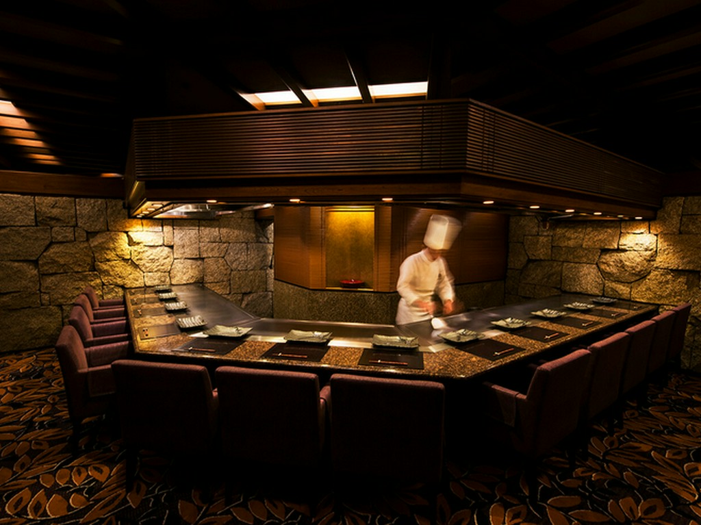 ホテルレストランのメリットを生かした、和洋融合の料理の数々