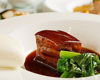 【チャイナガーデン銀座麒麟】の本格中華をリーズナブルに味わえるランチコース。