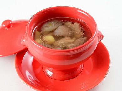 レンコンとイベリコ豚スペアリブのスープ