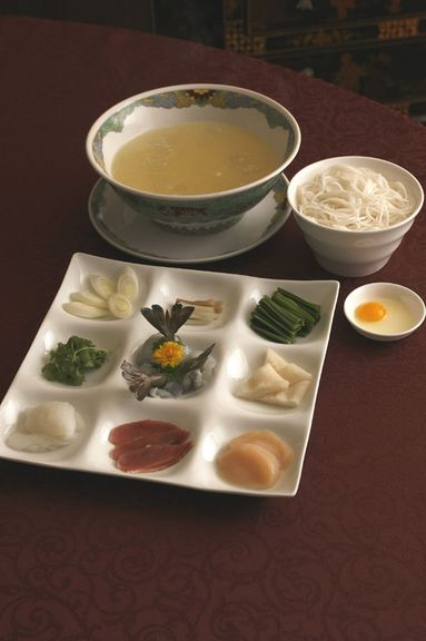 過橋米線(ライスヌードル)