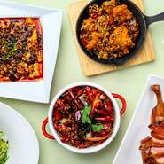 ご利用シーンに合わせてお選びいただけるよう、お料理・コース・ドリンクをご用意しております。記念日のシャンパン、アニバーサリープレート、などご希望のお料理やお飲み物など、お気軽にご相談ください。
