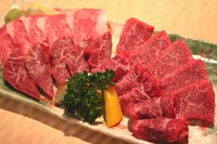 和牛は脂っこいと思ってる方におすすめです。さらっとした赤身のお肉をどうぞ。