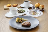 アミューズ+スープ＆サラダ+メインディッシュ+プティフール+パン＆コーヒー
※フォーミルメニューからメインディッシュを１つお選び頂きます。