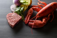 カナダ産のオマール海老や熟成宮崎牛のサーロインをご堪能いただけるコースメニューです。