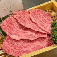 赤身と霜降りのいいところを厳選しております。
上カルビ（ハーフ）1,078円