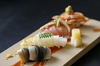 10年の歳月をかけて開発された特別栽培米。圃場限定、厳選に厳選を重ね、保管にも雪室零温貯蔵を採用した、極上規格の米を使用しています。