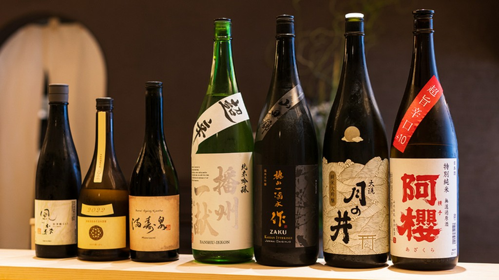 料理の味を引き立てる1杯を提案してくれる『日本酒ペアリングコース』