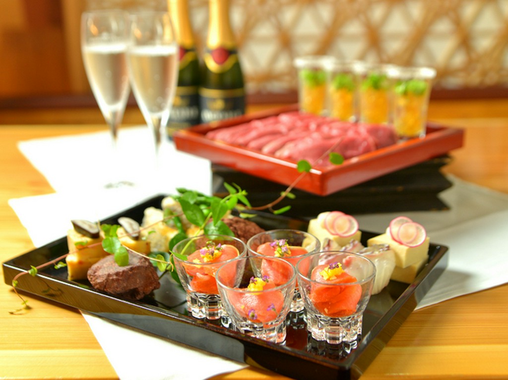 四季折々の厳選食材で仕込むコース料理で贅沢なご宴会