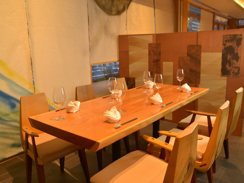 東京京橋八重洲至近でモダンでカジュアルな会席料理でパーティ