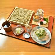～内容～
・季節の前菜盛り
・せいろ蕎麦
・蕎麦つゆ
・薬味
・旬のかき揚げ
・本日の甘味