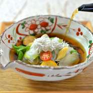 自然豊かな佐渡島で育つ野菜をたっぷり使った野菜を楽しむ佐渡うどん