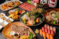 ・前菜(お通し)3点盛り
・半熟卵と生ハムのシーザーサラダ
・お刺身5点盛り合わせ
・ローストビーフ
・朝〆鶏のスチームグリル
・和牛ステーキ
・さつま揚げ3点盛り合わせ
・にぎり寿司3貫
・飲み放題(2時間)