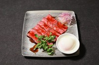 見た目も食感も魅力的『やまゆり牛のローストビーフ』