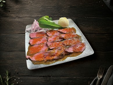 見た目も食感も魅力的『やまゆり牛のローストビーフ』