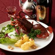 マンゴーをたっぷり使用したマヨネーズで炒めた絶品の、ひと品です。