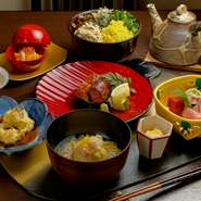 画像は、7,000円コースの一例となっております。料理の内容は、季節や仕入れによって変更。目にも美しい料理を、じっくりと堪能できるコースメニューです。