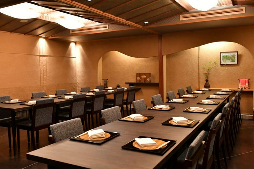 テーブル完全個室　１９名〜３４名様