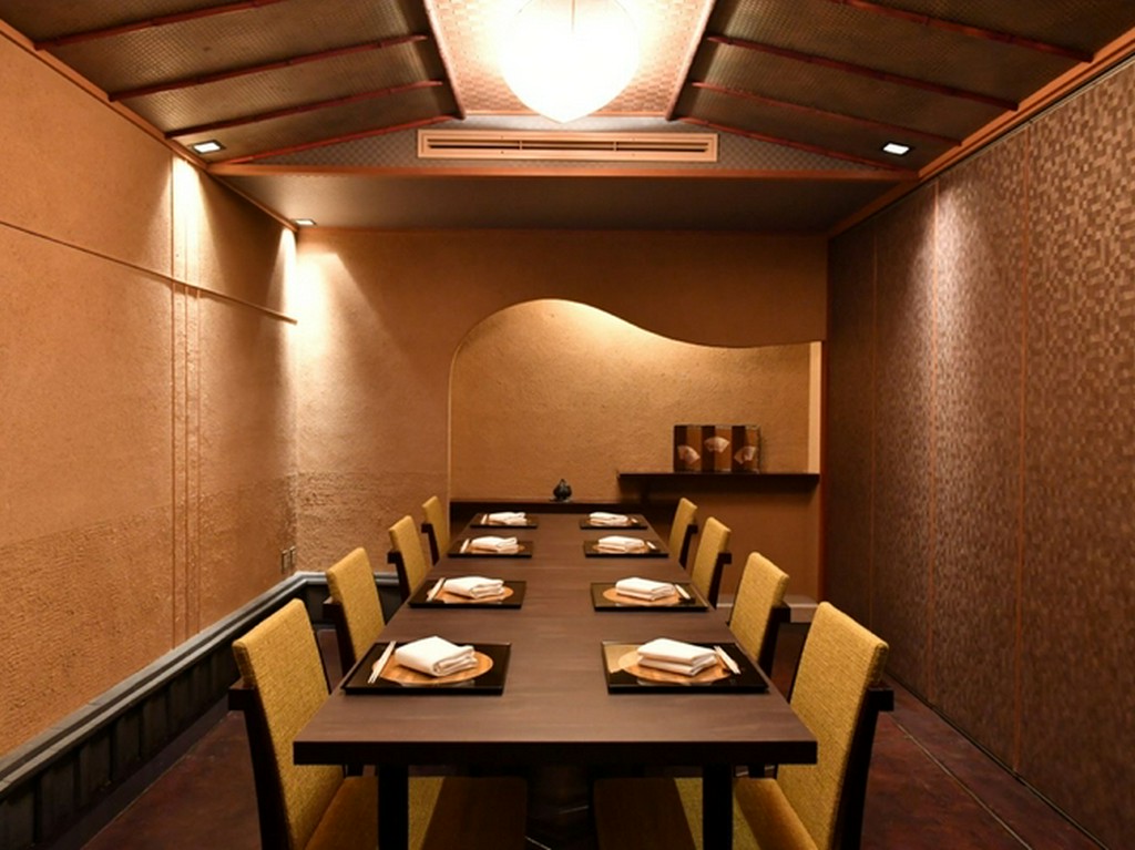 テーブル完全個室 ７名～１２名様